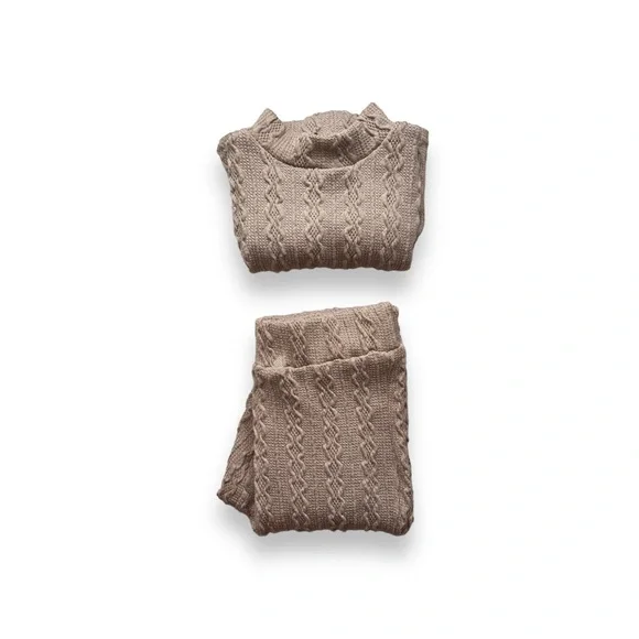 2-PIECE CABLE KNIT CROPPED LONG SLEEVE & HIGH WAIST SKINNY PANTS SET · NWOT - Picture 2 of 6